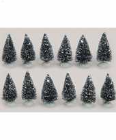 24x miniatuur kerstboompjes kerstbomen 8 cm